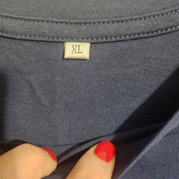 Two New Women's t-shirts - Picture 3 of 7